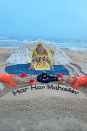 Sudarsan Pattnaik Marks First Shravan Monday with Majestic Lord Shiva Sand Sculpture in Puri